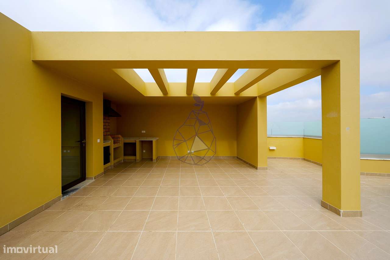 Apartamento T2 Duplex com 2 lugares de estacionamento em Alvor-36
