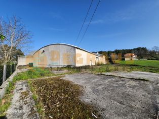 Armazém de 980 m2 em Terreno de 3000 m2