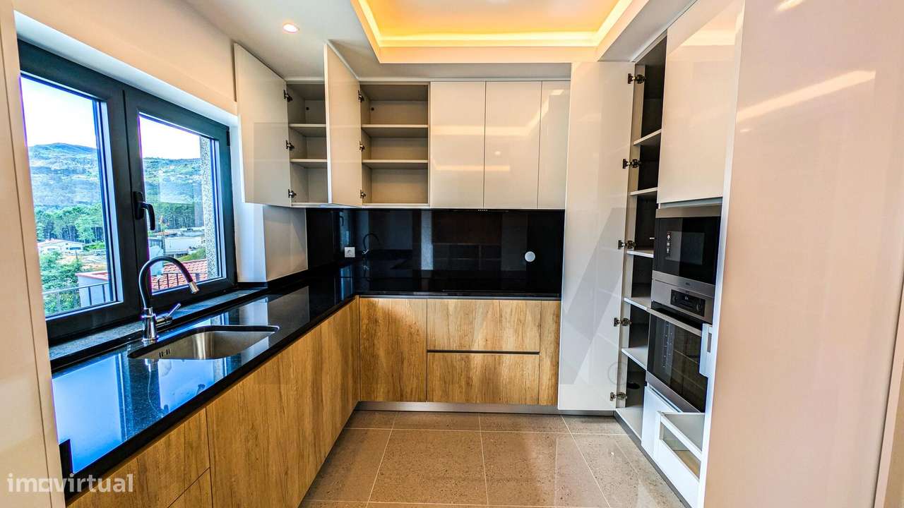 Moradia nova T4+2 Mobilada com Vista Montanha em Lordelo – Vila Real-31