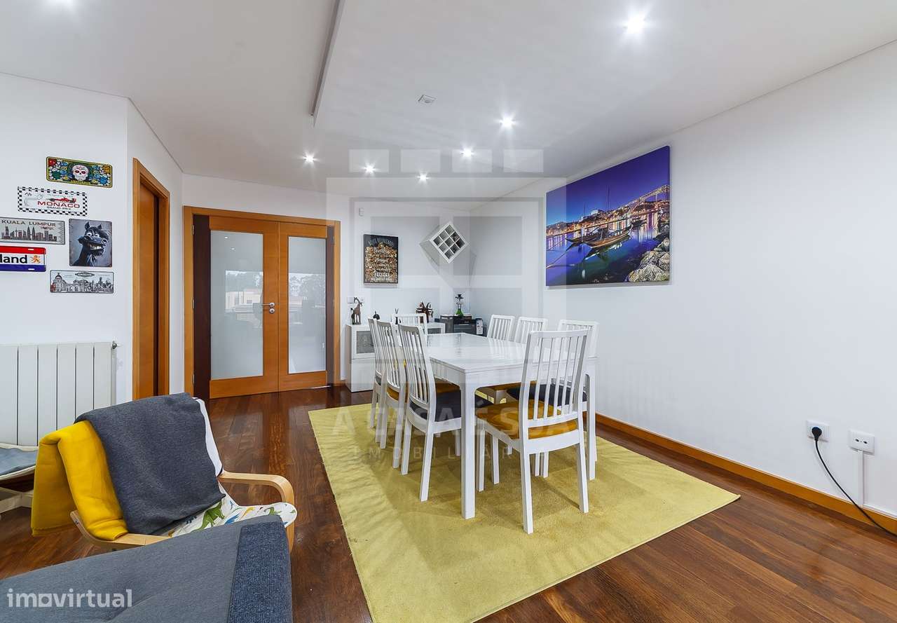 MORADIA T4+1 C/PISCINA EM COND FECHADO 3 FRENTES-21