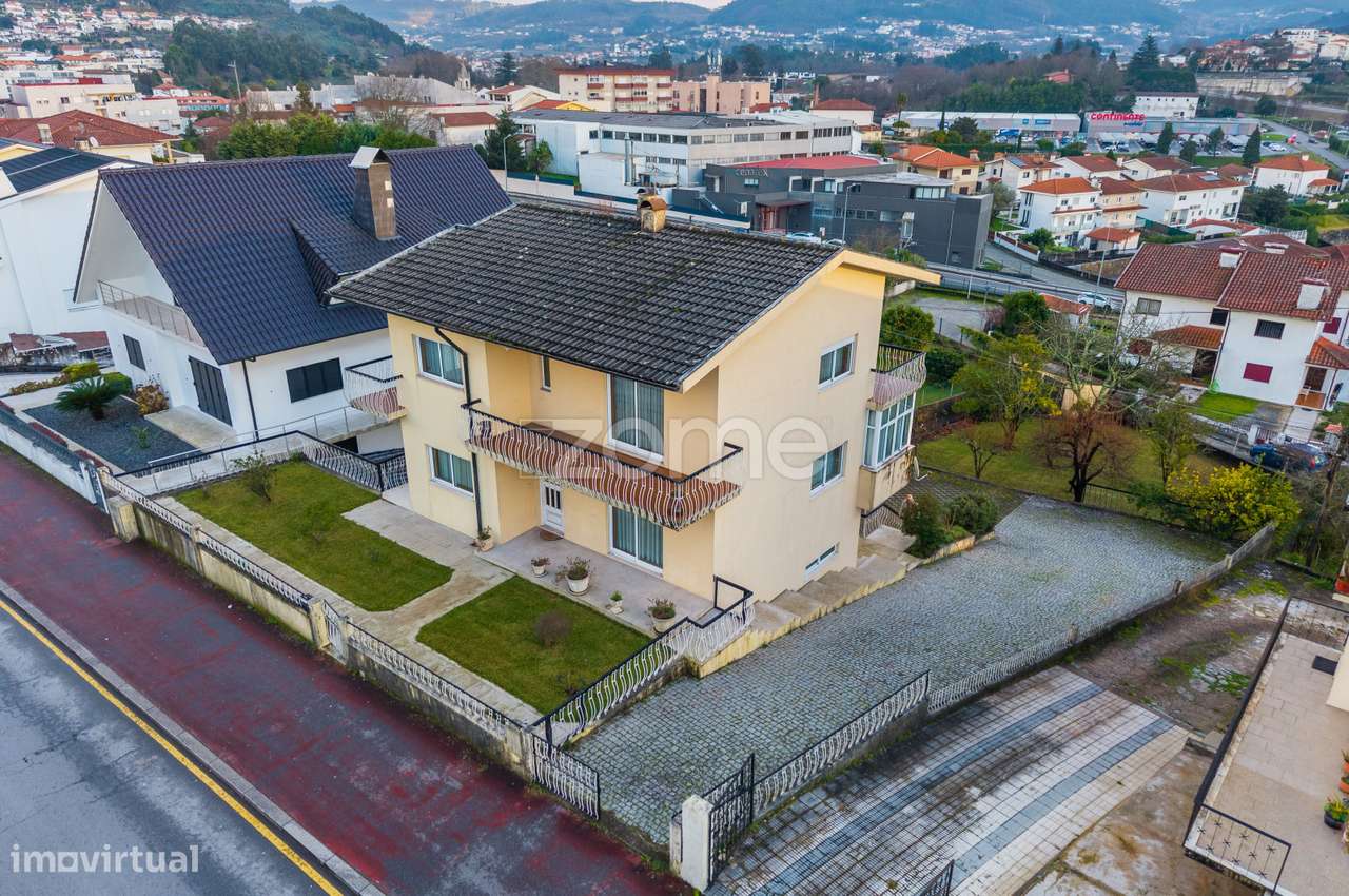 Moradia T6+1 no Centro Vizela - Grande imagem: 4/45