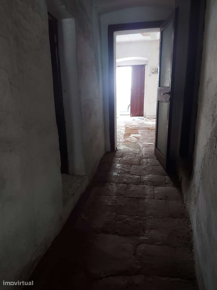 Moradia Geminada T5 (em estado de Ruina) - Cuba - Grande imagem: 5/14