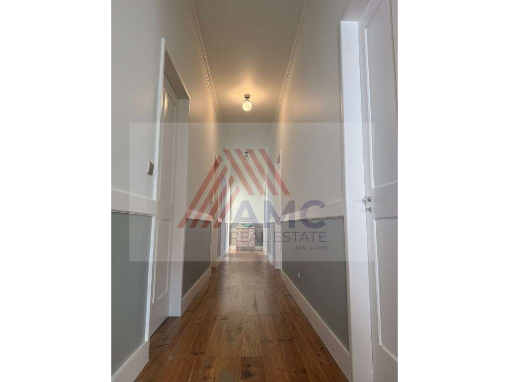 MORADIA T6 NO CENTRO DA VILA DA MADALENA-22