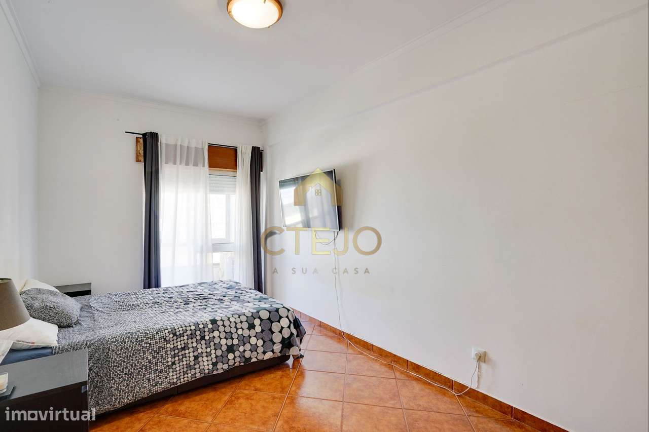 Apartamento T2  com varanda e arrecadação em Vale de Figueira , São Jo-19