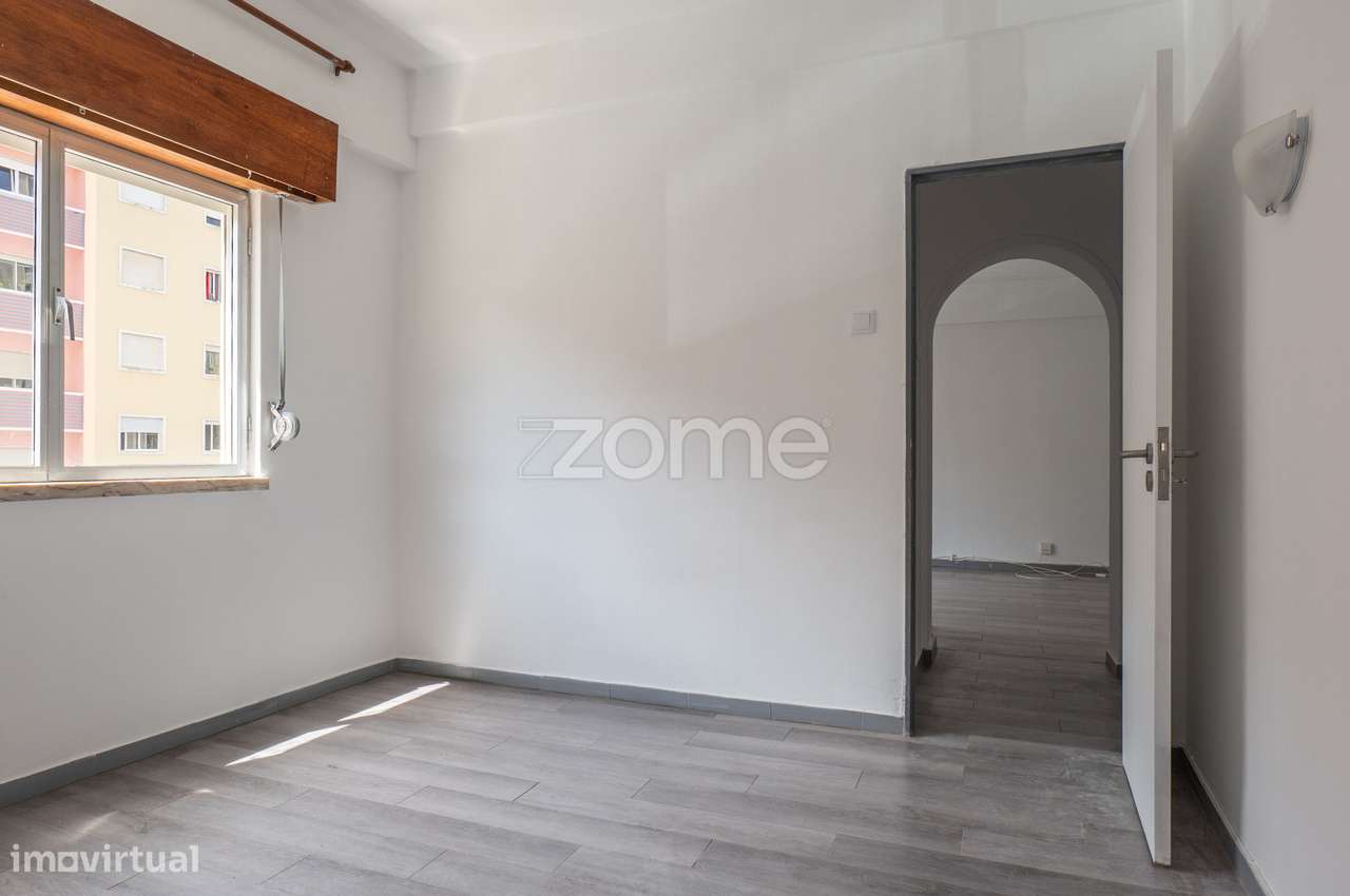 Apartamento T1 à venda, Monte Abraão.-9