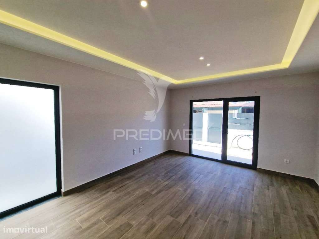 Moradia Geminada T3, c/Garagem, na Quinta do Conde - Grande imagem: 4/27