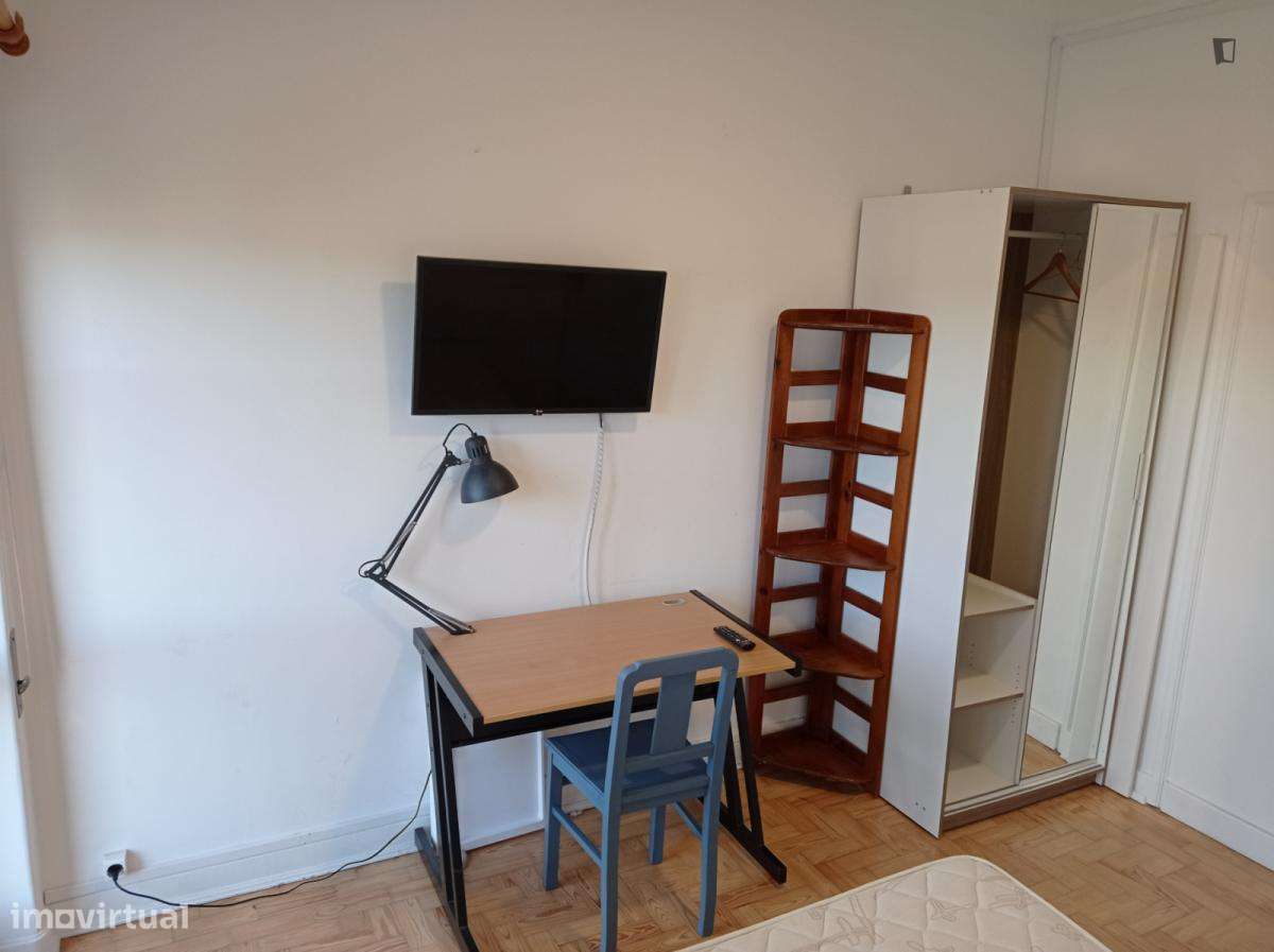 Quarto - localizado em  Coimbra - Grande imagem: 3/18
