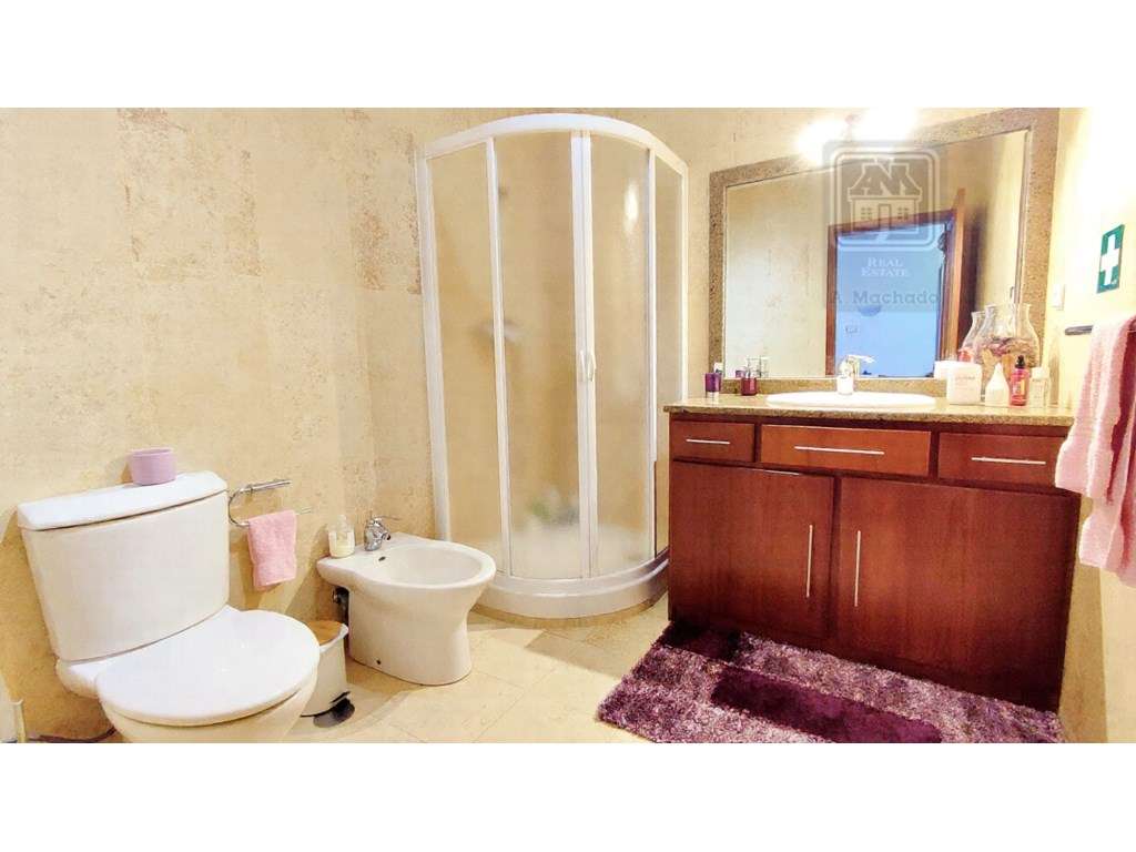 VENDA de MORADIA - VIVENDA com alojamento local e piscina - Fenais ...-22