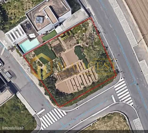 Lote para Construção de Moradia de Luxo ou Duas Moradias Independentes - Grande imagem: 5/5