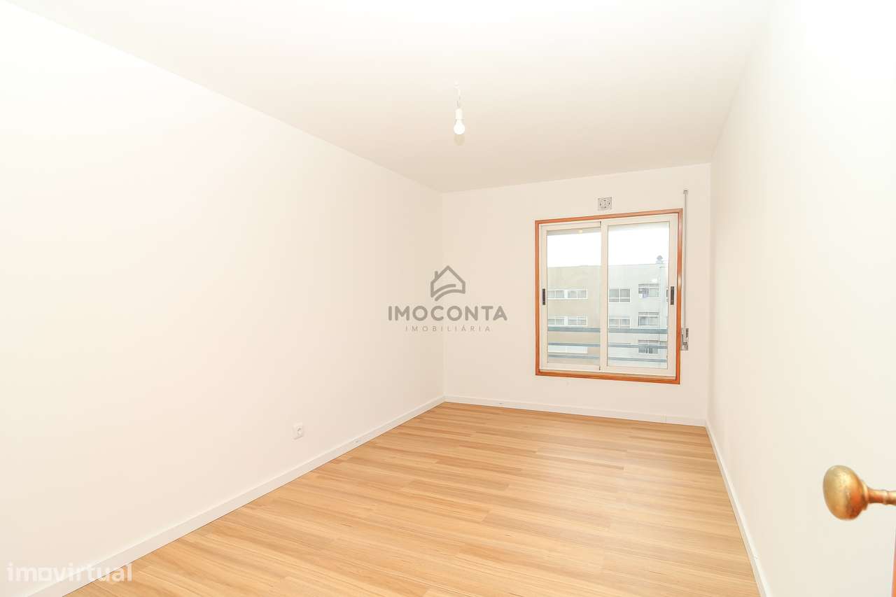 T2 Renovado c/ Garagem na Maia-10