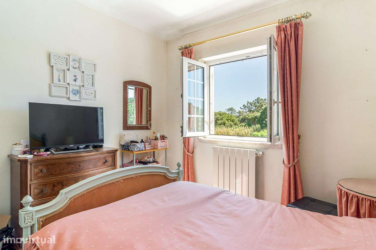 Quinta de 14000m2 com moradia T4 e piscina | Sintra-21