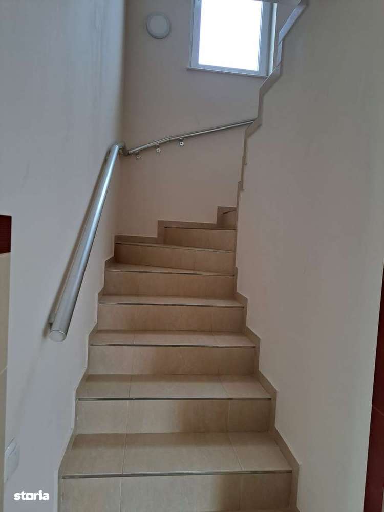 Casă P+E în cartierul Tineretului 3 camere, 2 băi, living, bucătărie-13