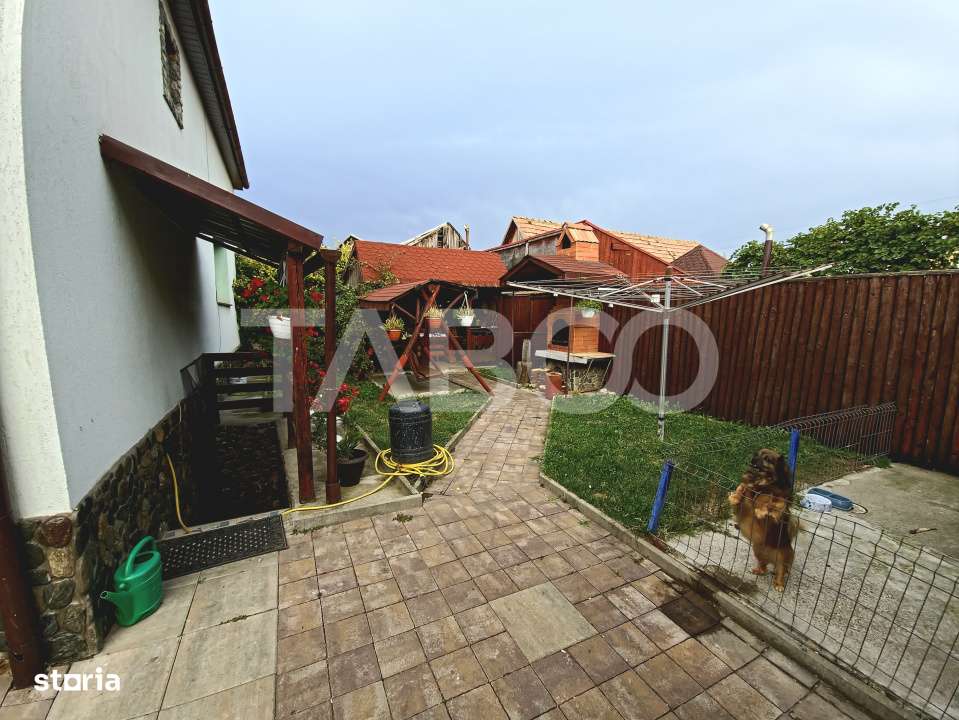 Casa individuala de vanzare 5 camere zona de grill si garaj Selimbar - Imagine principală: 4/19