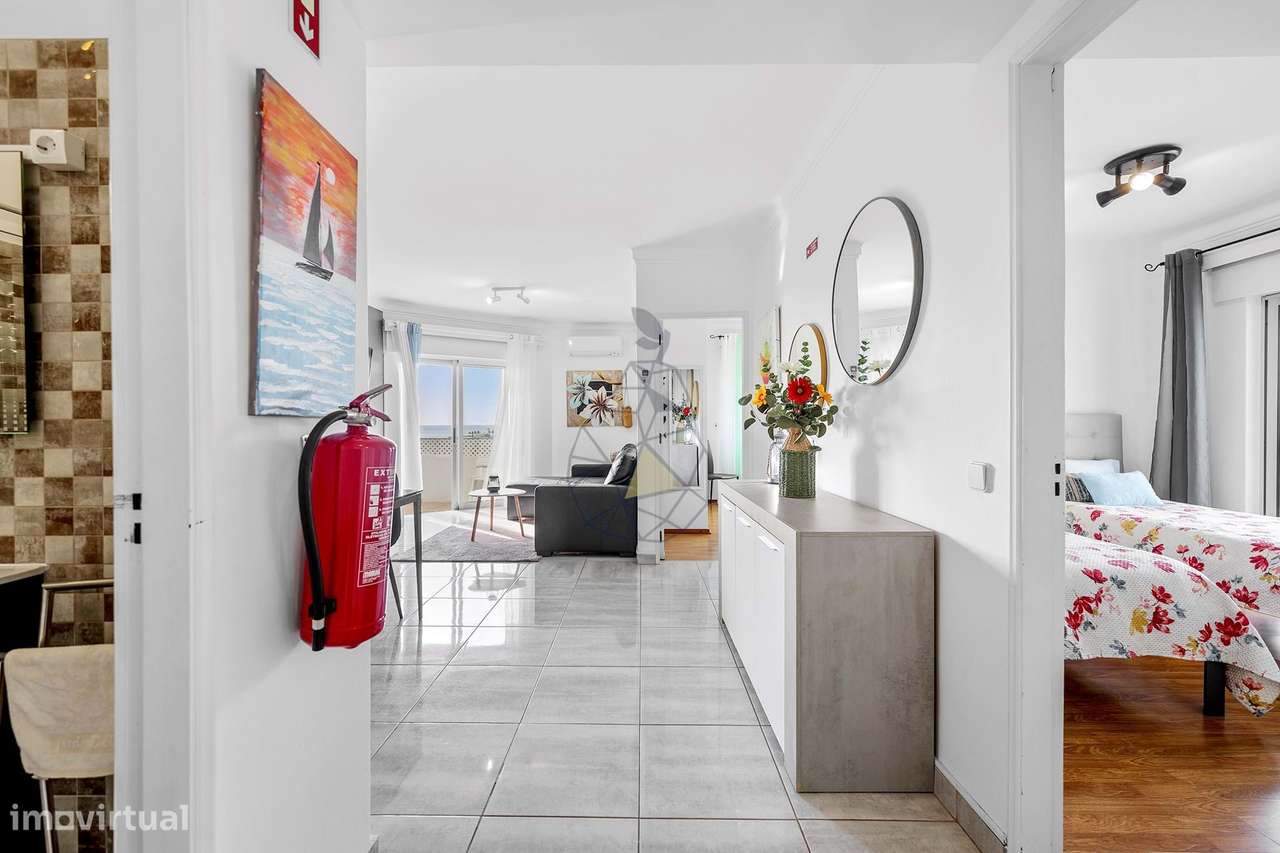 Apartamento de 2 Quartos com Vista Mar e Piscina  a 300m da Praia da R-2