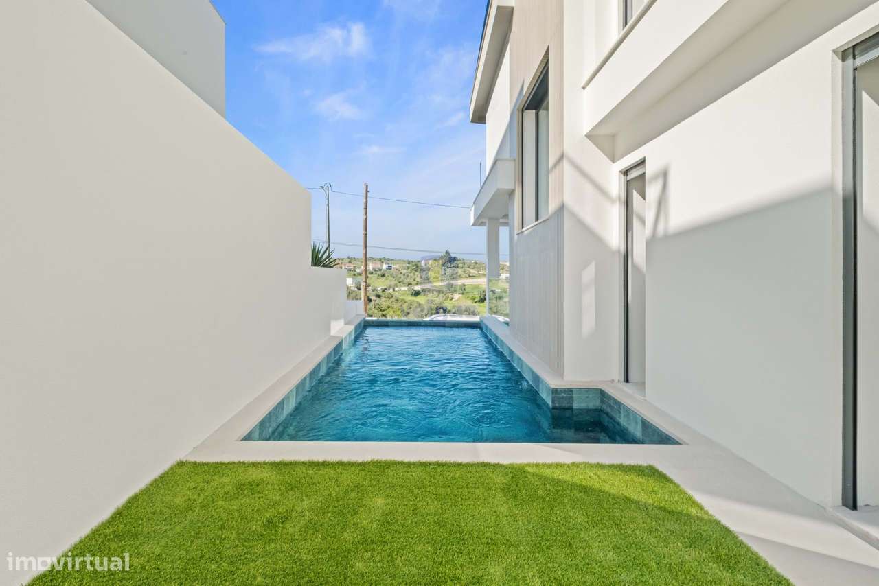 Moradia T5 Contemporânea com Piscina Aquecida – Santa Iria da Azóia-41