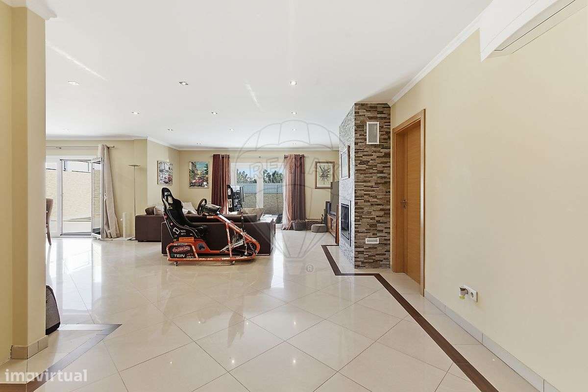 Moradia T4 para venda-16