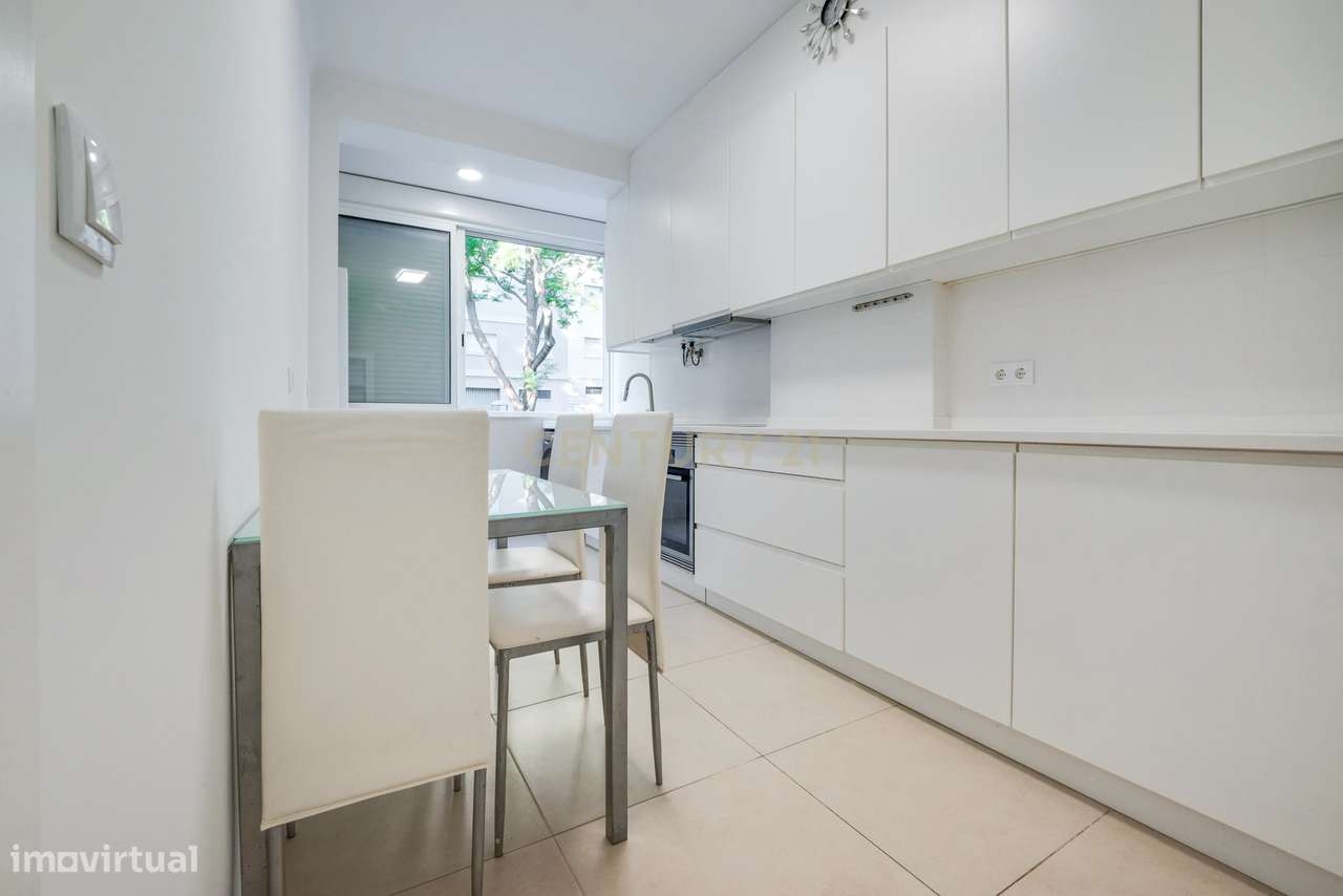 T3 Renovado e Mobilado em São Sebastião, Setúbal-2