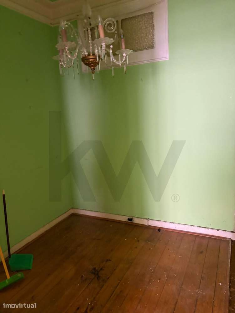 Apartamento T1 +1 para Remodelação no Príncipe Real- 2º andar - Grande imagem: 4/13