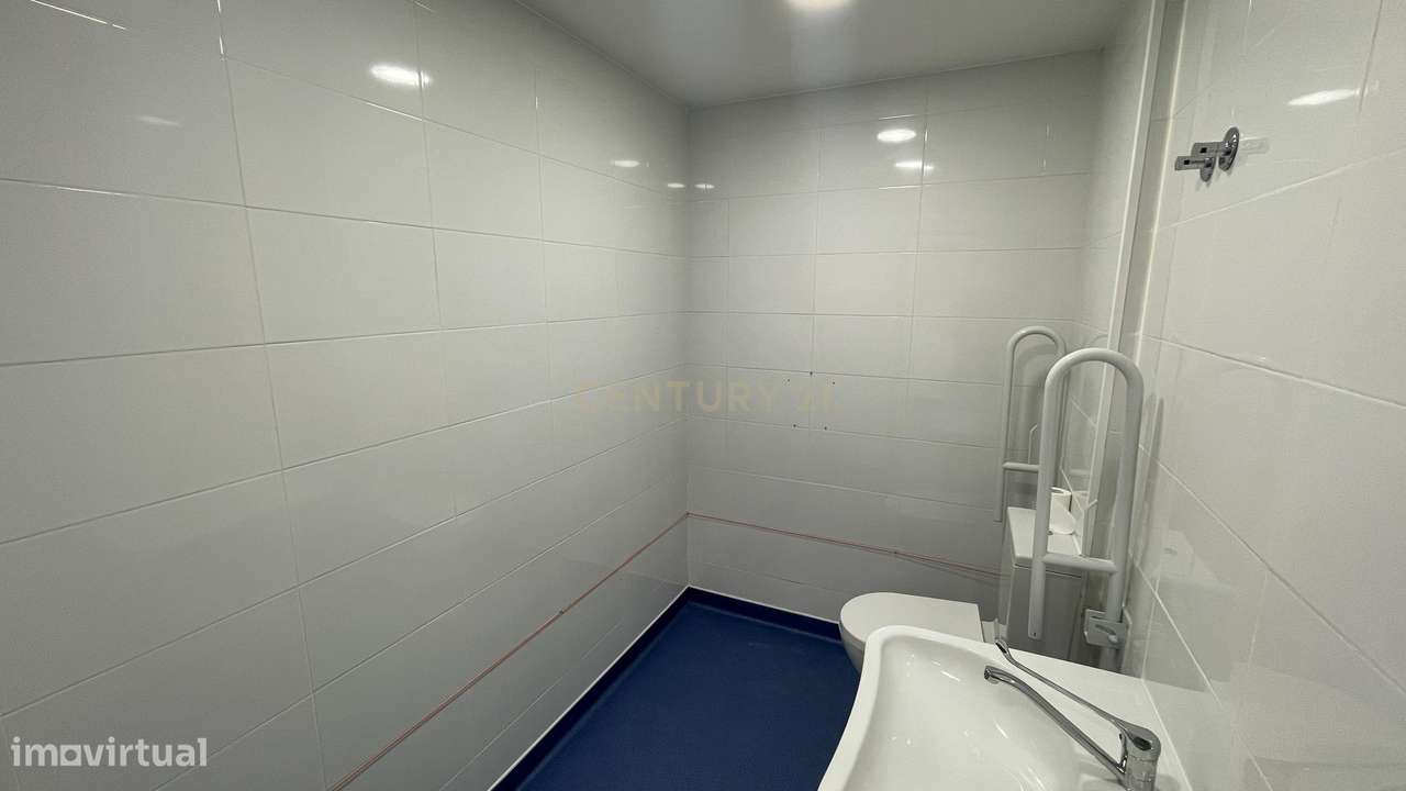 Espaço Comercial em Linda-a-Velha-28