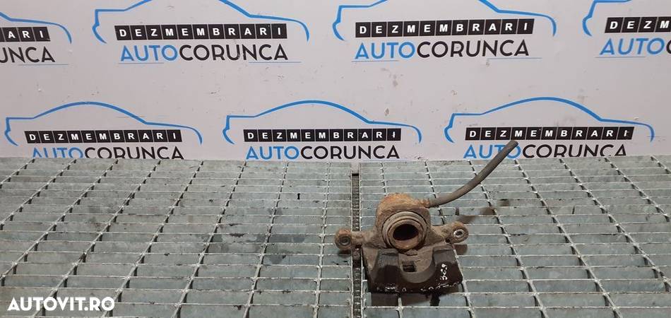 Etrier dreapta spate Kia Sorento 2.5 Diesel 2002 - 2009 Manuala 5 Trepte SUV 4 Usi (369) - 3