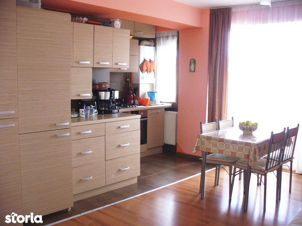 Apartament 3 camere in Vasile Aaron
