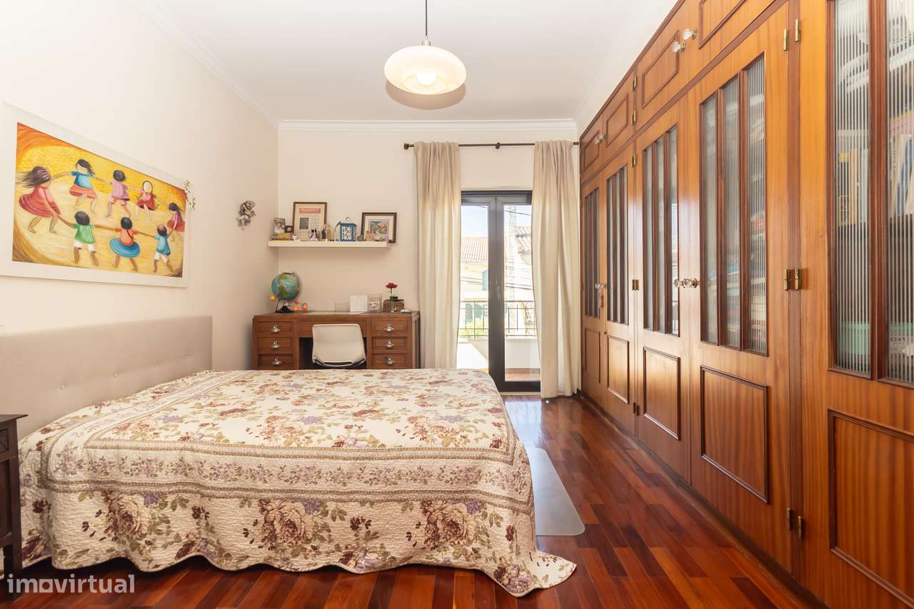 Moradia T5 isolada, Garagem , Quinta Charnequinha-21