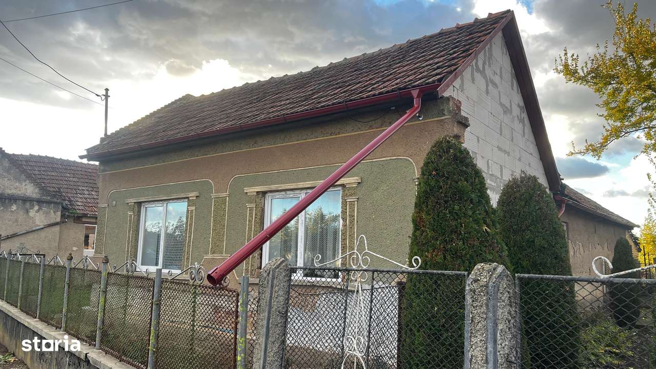 Casă de vânzare în Berveni- în curs de amenajare-8