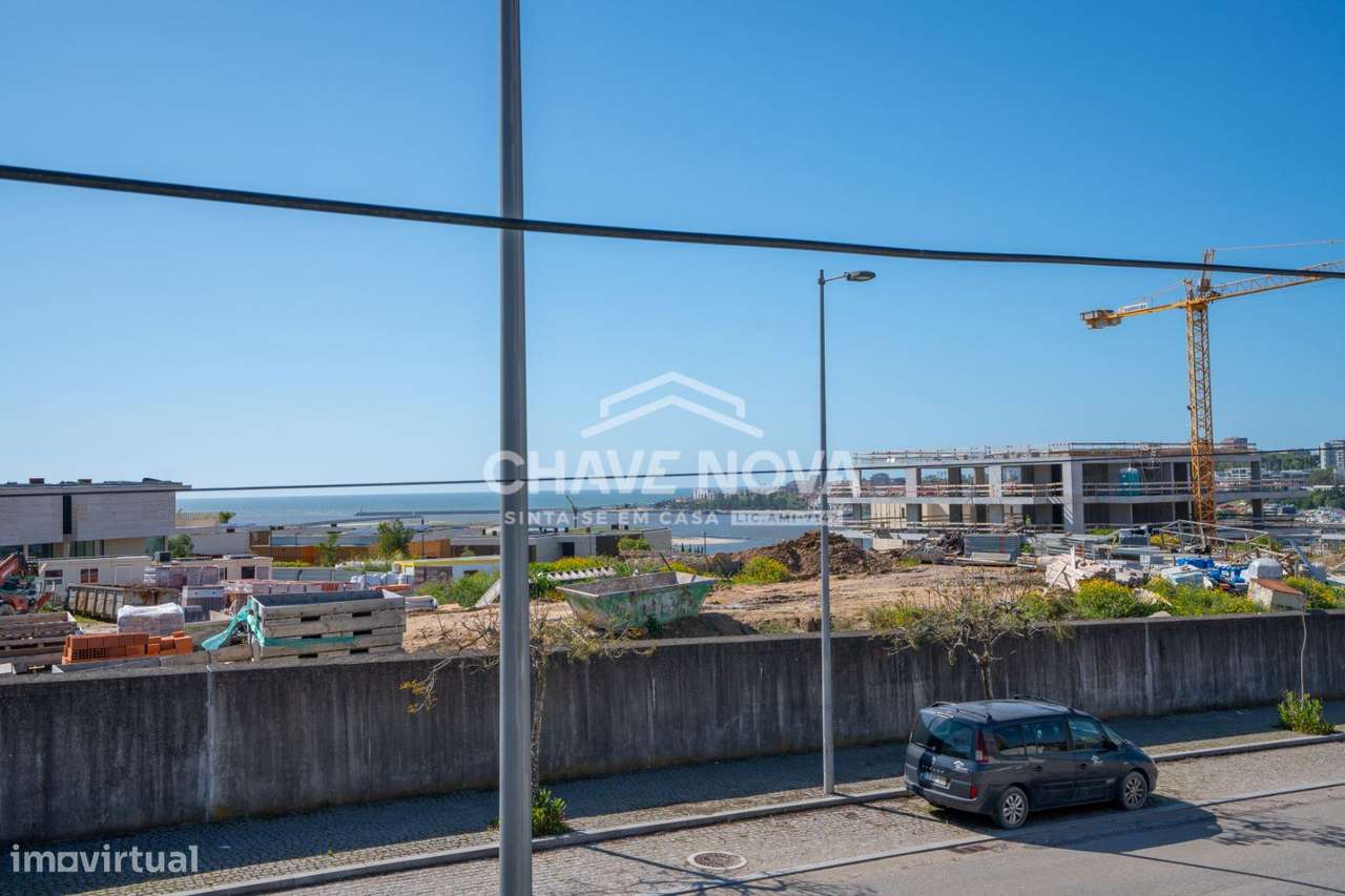 Moradia Geminada V3 Como Nova c/ Garagem Box em Canidelo-40