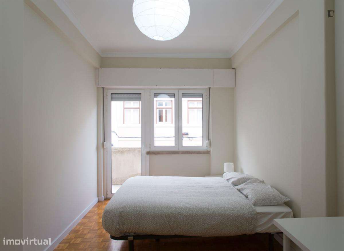 Quarto - localizado em Benfica Lisbon - Grande imagem: 4/6