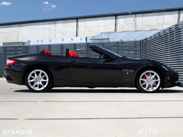 Maserati GranCabrio Sport - 11