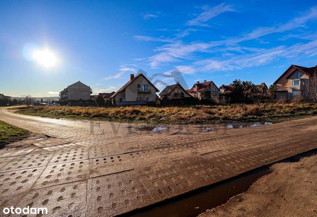 Działka budowlana 658m2 media mpzp-12