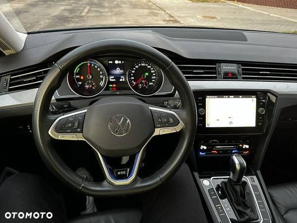 Volkswagen Passat - 15