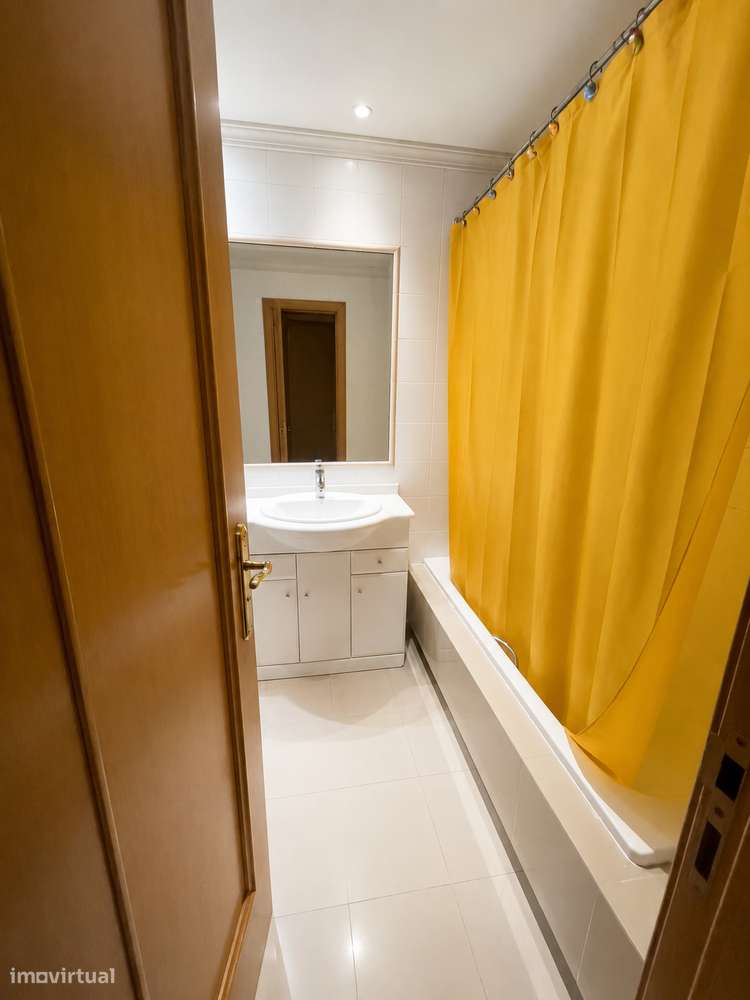 Apartamento T3 Lordelo do Ouro-5