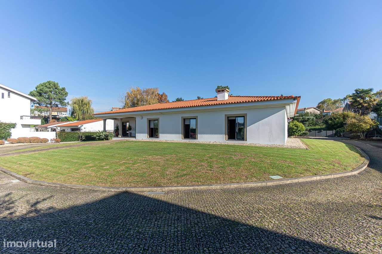 Quinta T4+1 , Moradia Térrea, 4.500 m² Terreno,  Privacidade Total - Grande imagem: 4/36