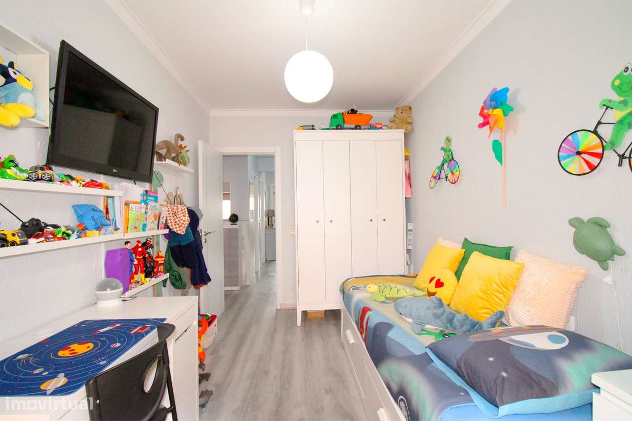 Apartamento T3 Torre da Marinha-16