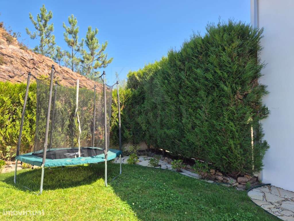 Moradia T4 com Suite, Jardim e Garagem - Centro de Ponte de Lima-54