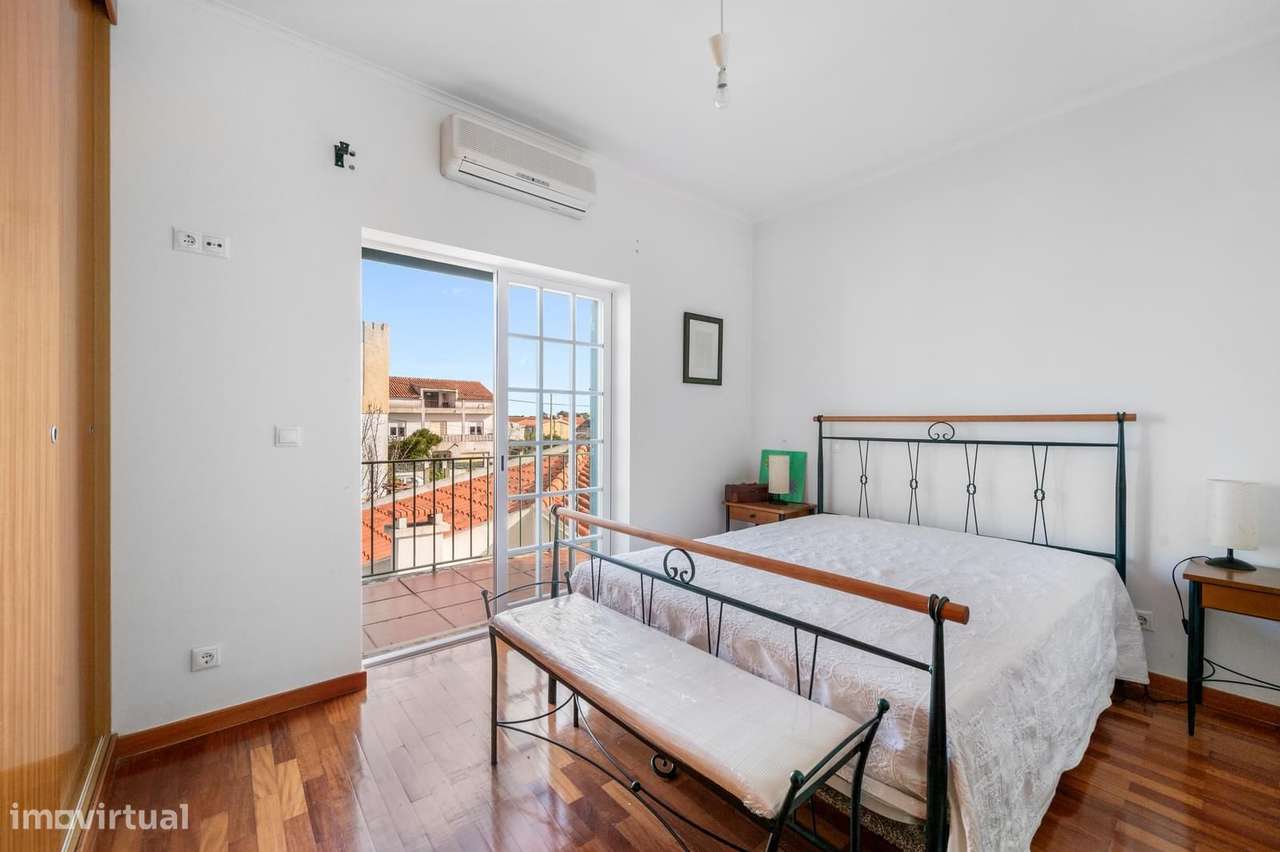 Moradia Isolada T3 com jardim, Aroeira, Almada-14