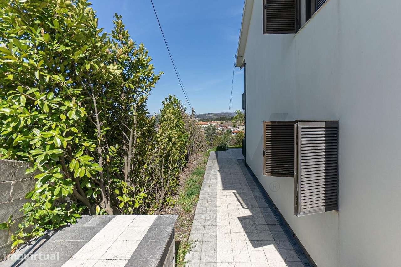 Moradia com terreno de 6252 m2 com potencial para construção - oportun - Grande imagem: 5/60