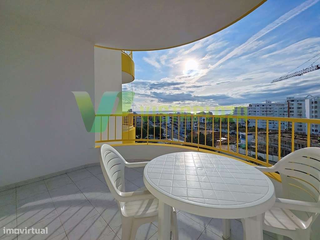 Apartamento T1 Mobilado com Vista Mar e Piscina na Praia da Rocha, ... - Grande imagem: 2/15