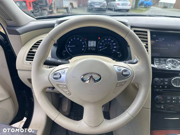 Infiniti QX70 3.7 S Premium - 8