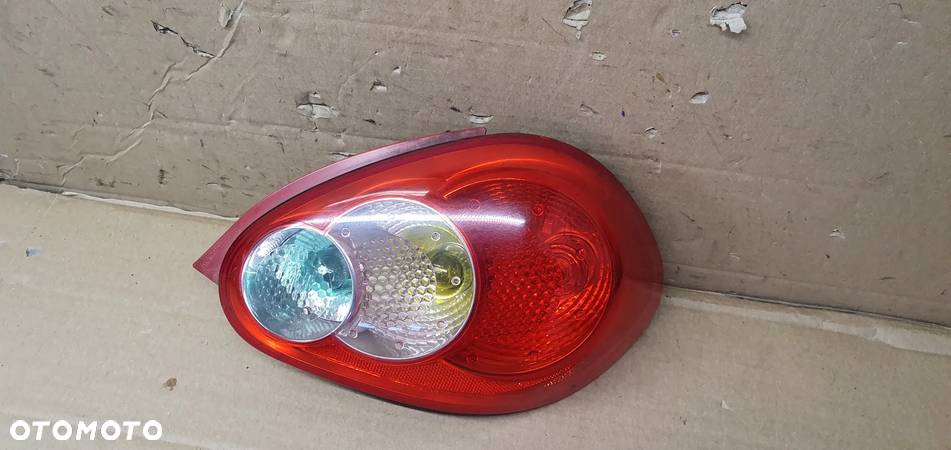 Lampa prawy tył tylna prawa Toyota Aygo 81550-0H020 - 4