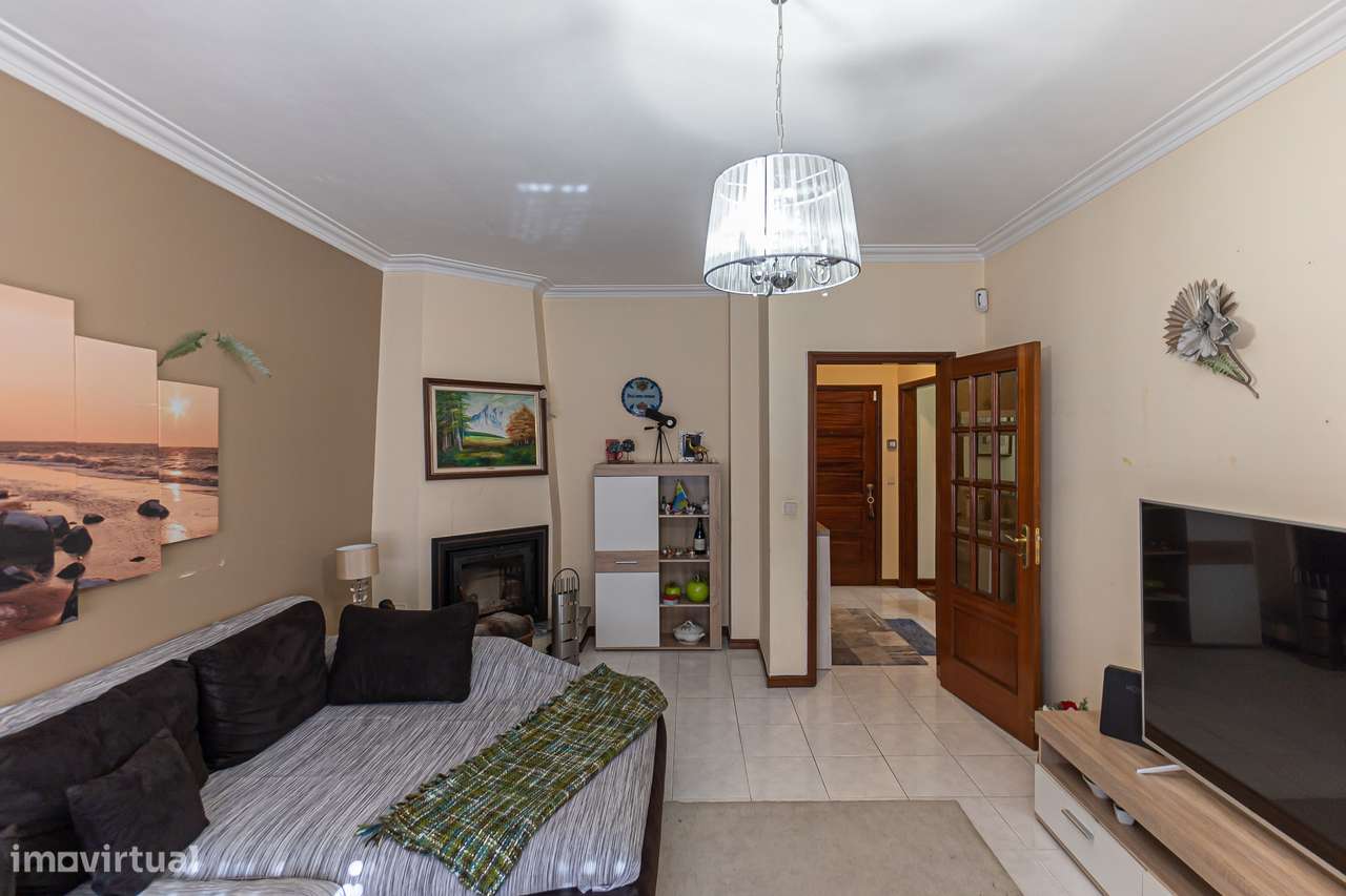 T2+1 com varanda e lugar de garagem em Oliveira do Douro - Grande imagem: 4/24