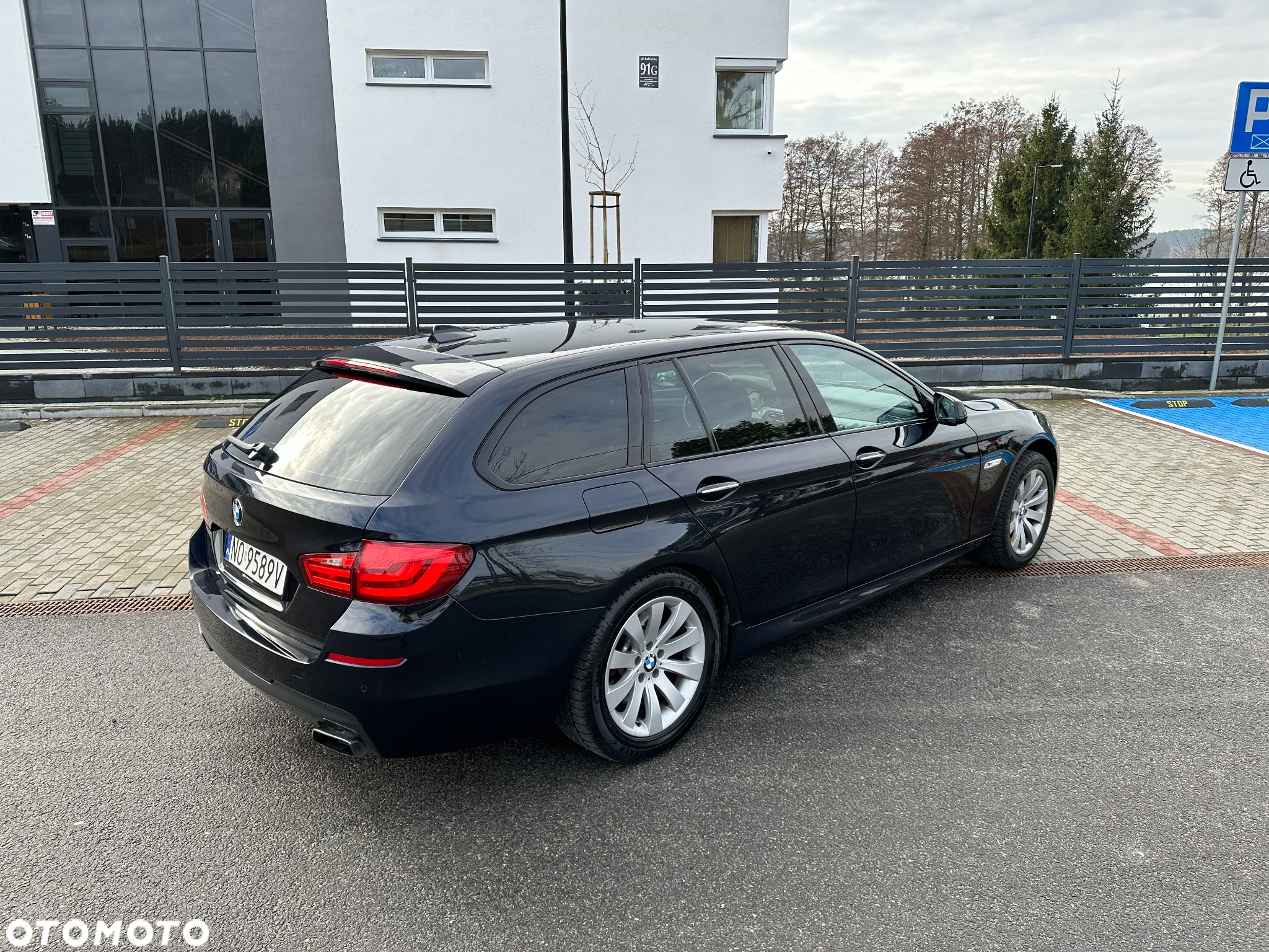 BMW Seria 5 550i - 18