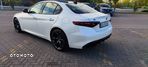 Alfa Romeo Giulia 2.0 Turbo 16V AT8-Q4 Veloce Ti - 4