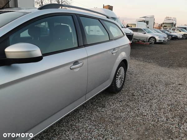 Ford Mondeo - 12