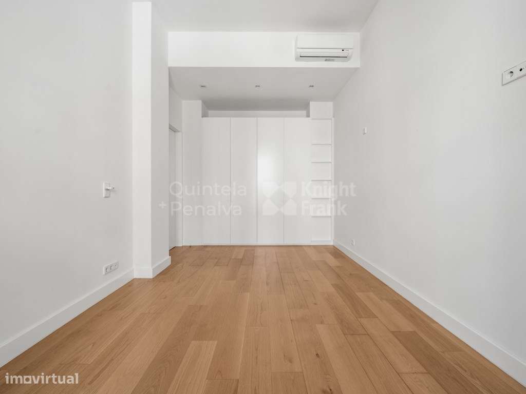 Apartamento T3 com vista rio para venda na Lapa, Lisboa-17
