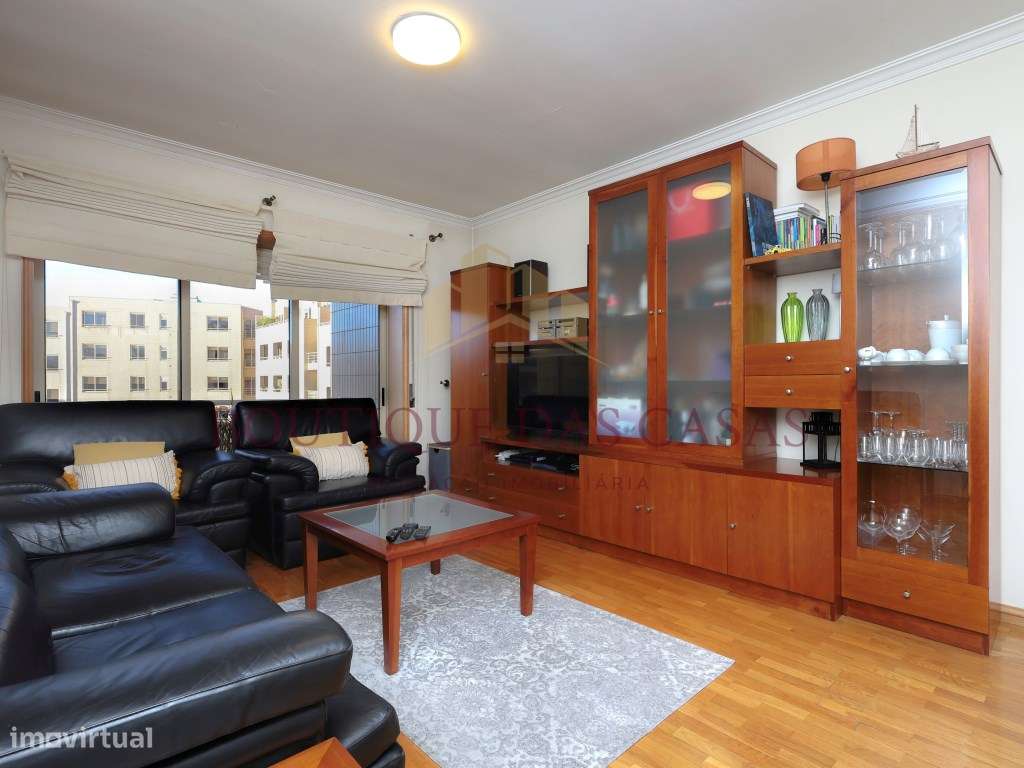 T2 no Edificio Penedo - Varandas e Box Fechada - Grande imagem: 2/33