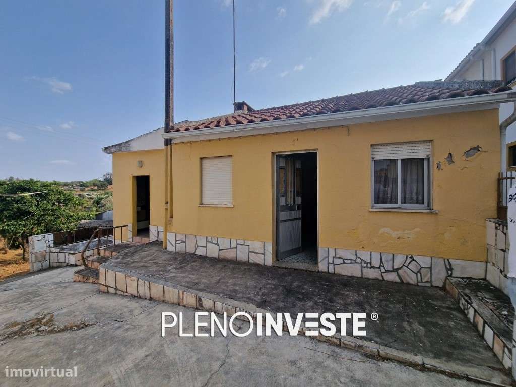 Moradia com garagem e terreno em Vale de Açor-0