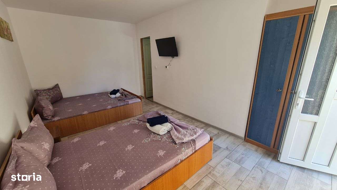 Vila Eforie Nord S+P+1+M 14 camere la 400m de mare - Imagine principală: 3/12