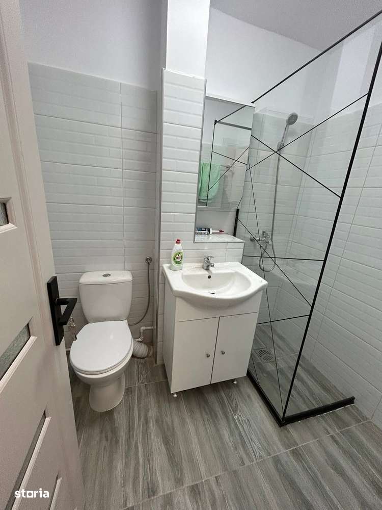 De vanzare apartament cu 3 camere, renovat complet, zona ultracentrala - Imagine principală: 4/7